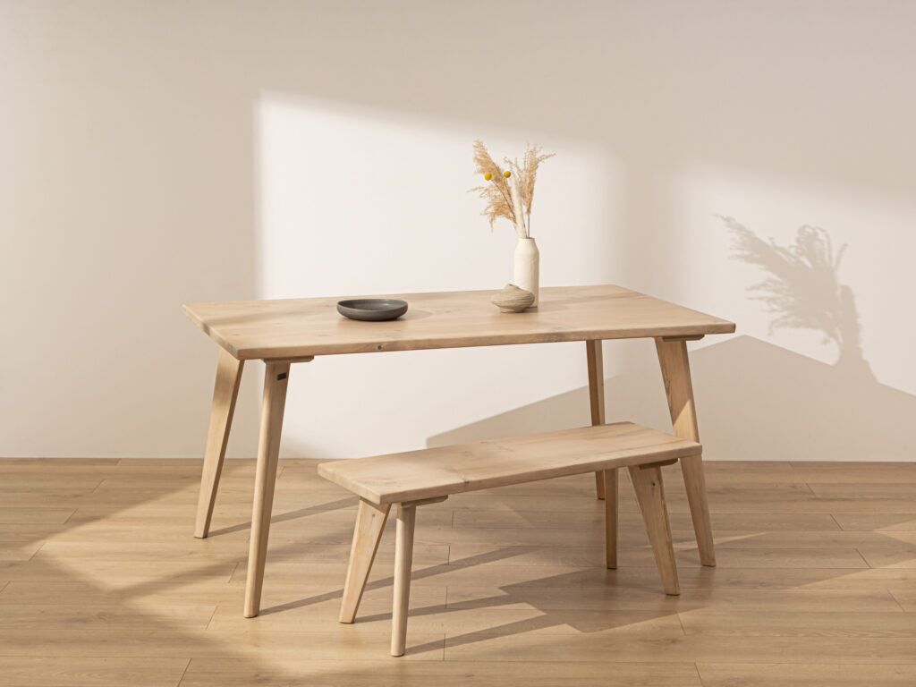 Grain and Frame Light Scandinavian Dining Table 1 Grain and Frame Light Scandinavian Dining Table 1